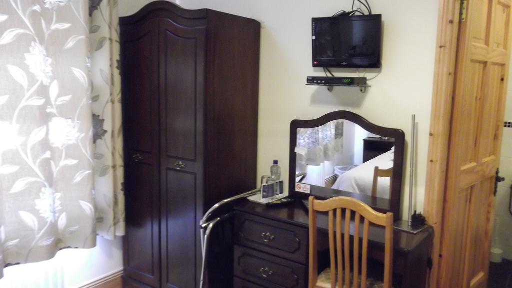 Ashley Lodge Bed & Breakfast Rosslare Harbour Екстер'єр фото
