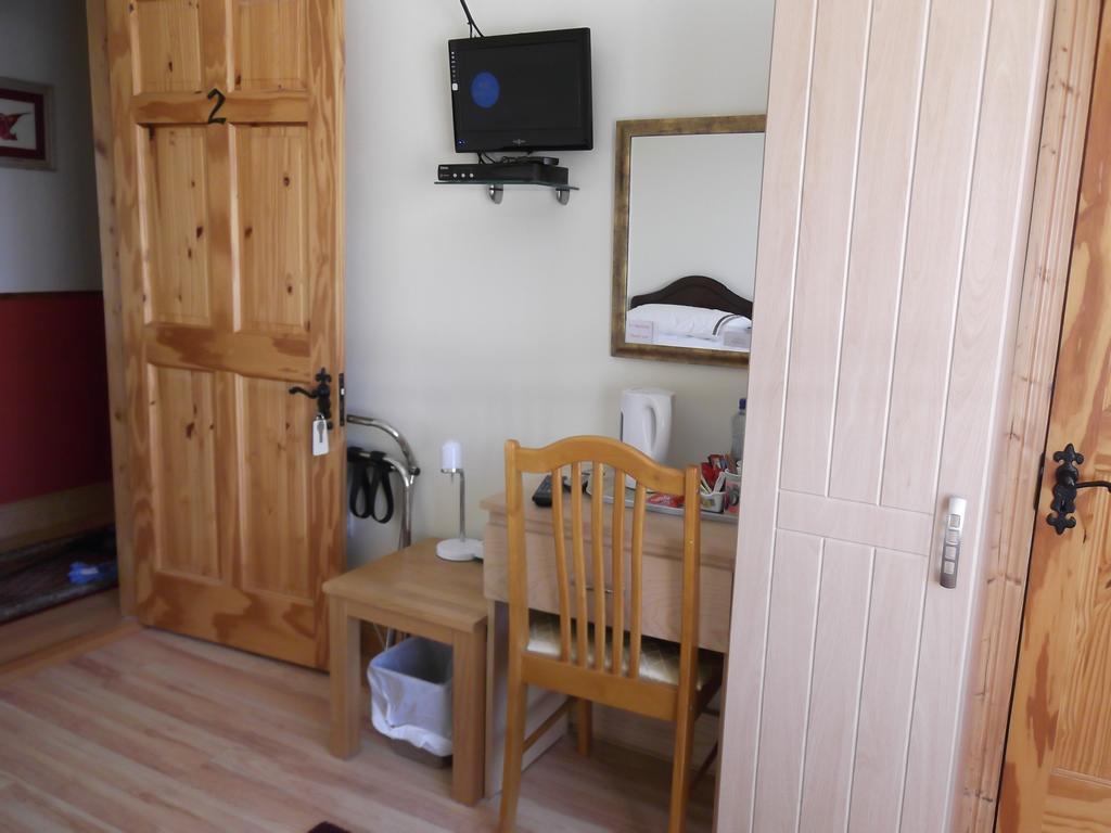 Ashley Lodge Bed & Breakfast Rosslare Harbour Екстер'єр фото